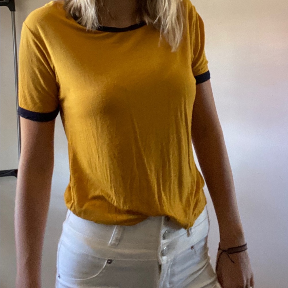 🌹 4/25 Yellow Cotton T-Shirt